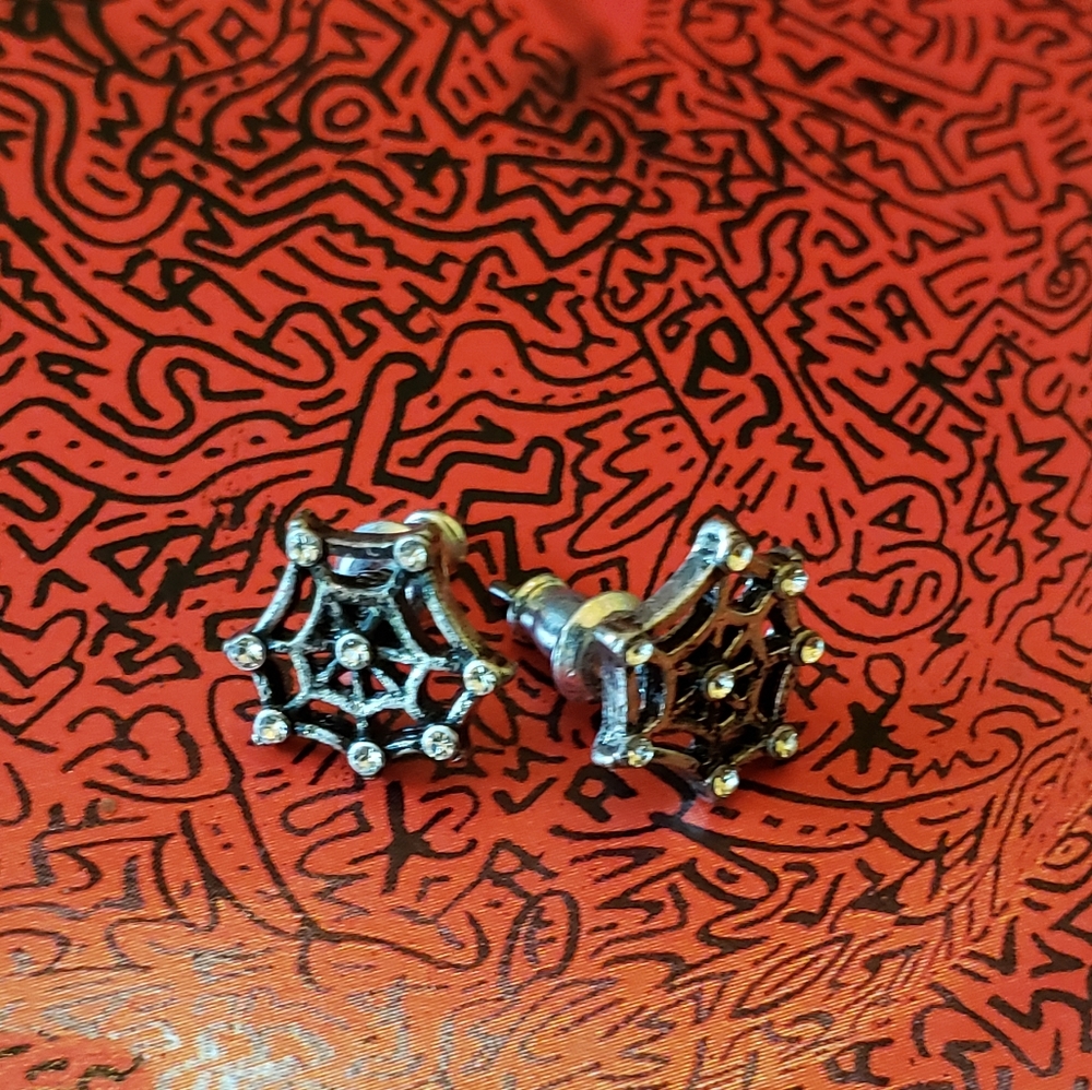 Spider Web Earrings Rhinestones Gunmetal - Picture 3 of 4